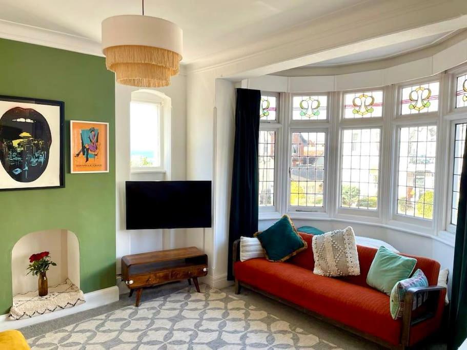 3 Bedroom Spacious Seaside Apartment With Estuary Views Southend-on-Sea Exterior photo